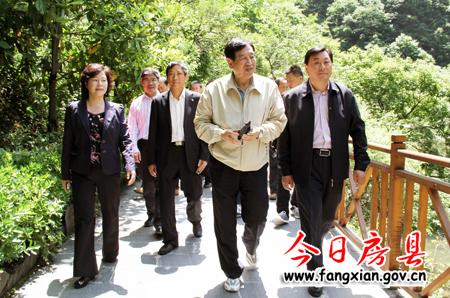 全国政协原副主席李蒙来房县视察旅游产业