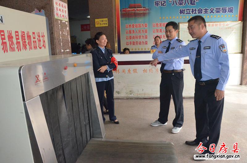 国庆节，柯正洪在一线值勤