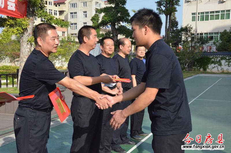 房县公安局举办警体运动会庆“十一”