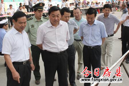 我县举行“安全生产月”宣传咨询活动