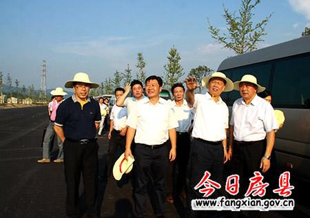 全省竹房城镇带建设现场办公会在我县召开