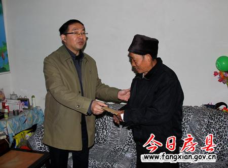 省检查组验收我县创建省级文明县城工作