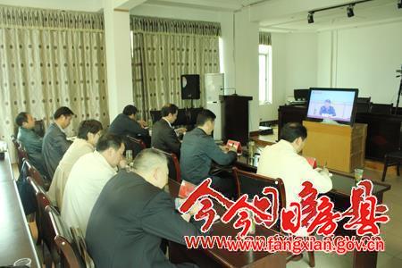 全体党员干部坚决不要触碰党的纪律这根带电的“高压线”