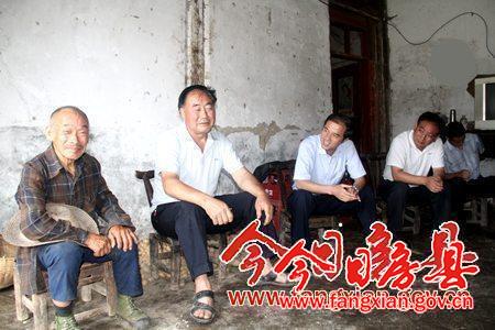 接地气   转作风  解决群众关心的热点难题