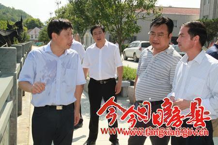 张维国来我县调研十竹路（房县段）建设情况