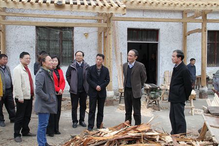 帮扶解困惠民生  凝心聚力促发展