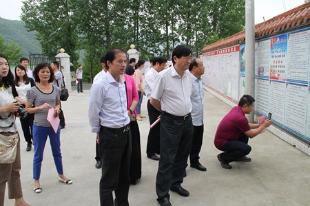 全市培育和践行社会主义核心价值观暨两创工作现场会在我县召开