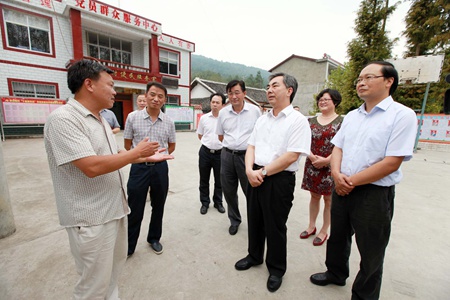 省委常委、宣传部部长梁伟年调研房县基层宣传思想文化工作