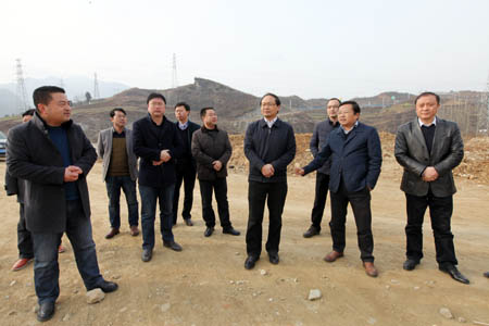 蔡贤忠深入青峰万峪等乡镇调研交通、旅游和特色产业