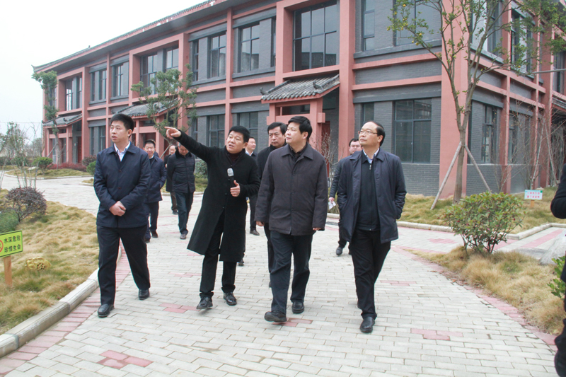 陈新武调研房县经济社会发展情况