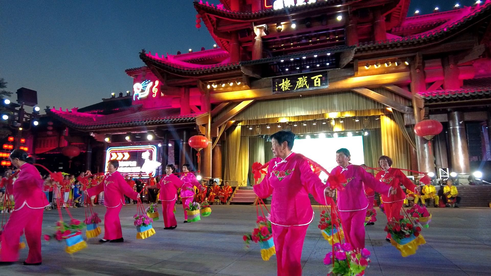 “大地欢歌 荆楚四季村晚” 感受房县民间民俗文艺魅力