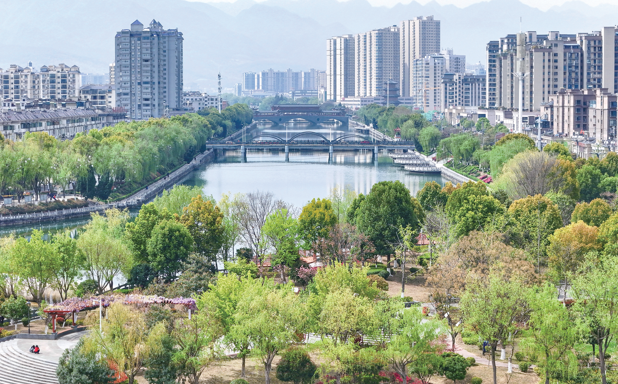 水清岸绿 河畅景美