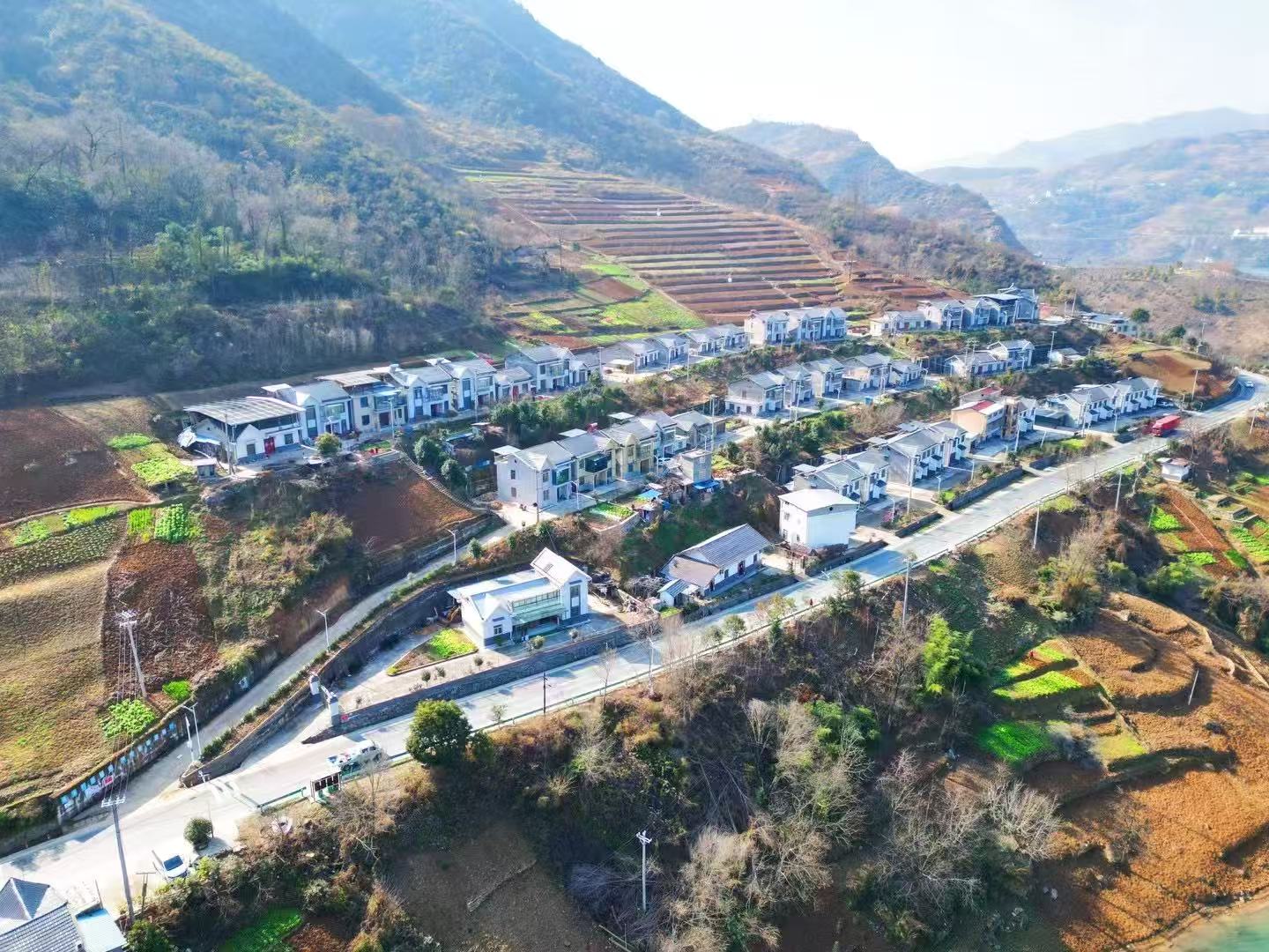 堵河绕姚坪 山水自成画