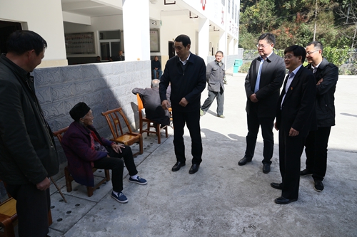 刘海军来房调研精准扶贫和村“两委”换届工作