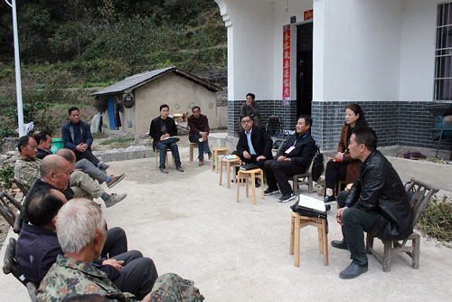 房县住建局扎实开展进村住户、户户走到活动