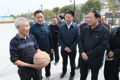 胡功民来房督导县城体育中心、军店体育小镇建设工作