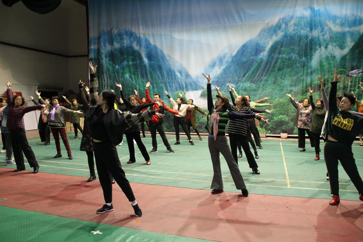 房县文体新广局“结对子·种文化”暨城乡文艺骨干培训班开班