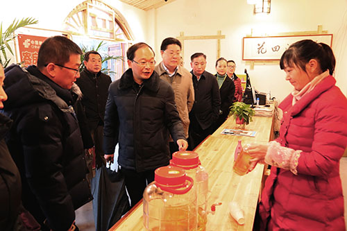 蔡贤忠调研部分旅游和工业项目运行情况