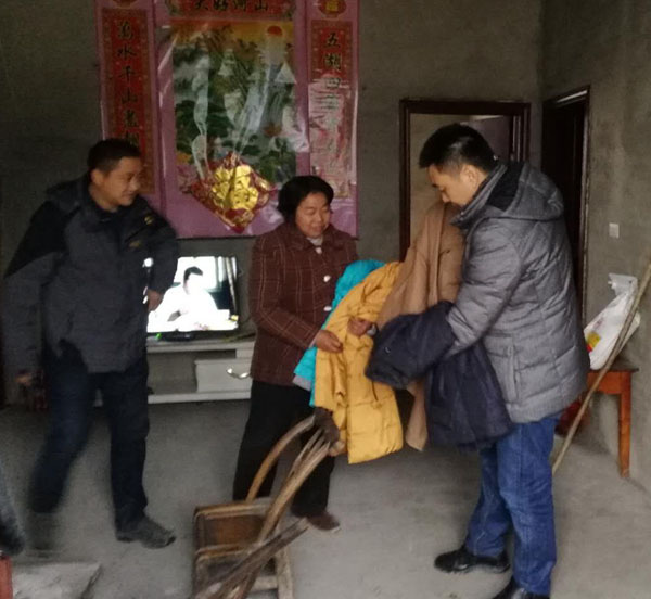 房县审计局 精准扶贫“四关注” 细微之处显真情