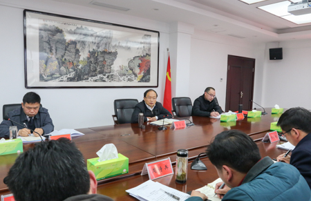 蔡贤忠参加军店代表团审议讨论《政府工作报告》