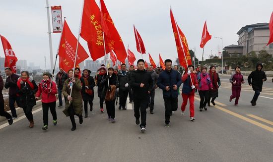 房县举行“喜迎2019·庆祝吉甫路诗经大道全线贯通”全民健走大赛