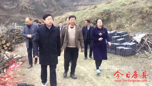 张维国在房县进村入户走访检查精准扶贫精准脱贫工作时强调：着力在稳固增收上再下工夫，引领群众更高质量更有保障脱贫致富