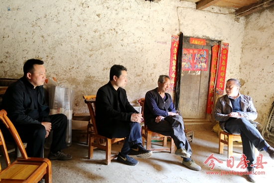 高明哲调研上龛乡精准扶贫工作