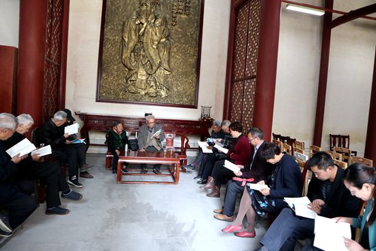 陈劳生来房讲授《诗词楹联的写作》