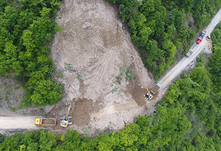 283省道九道乡八里村塌方路段现已分时段通车