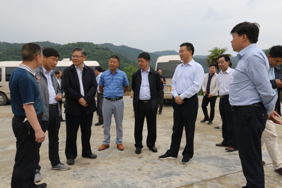 宜都市来房开展精准扶贫区域协作对接