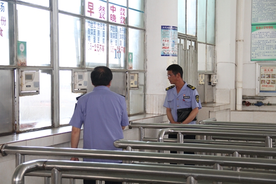 高勇带队检查2018年高考前准备工作