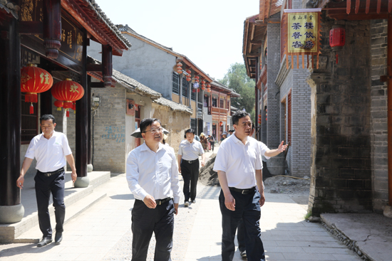 程登明率各县市区政协主席来房调研