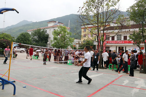 中坝乡举办2018年七一“党建杯”运动会