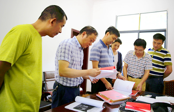 省人大常委会调研我县“代表行动回头看”活动