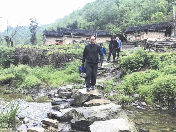 房县：开展五大活动 提升扶贫质效