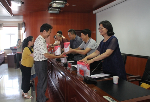 我县启动“国奶扶贫工程”公益项目