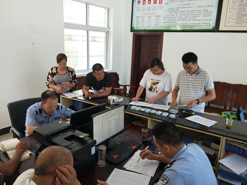 军店镇老百姓足不出户便可知晓人社惠民政策——重点推进人社工作进村进户