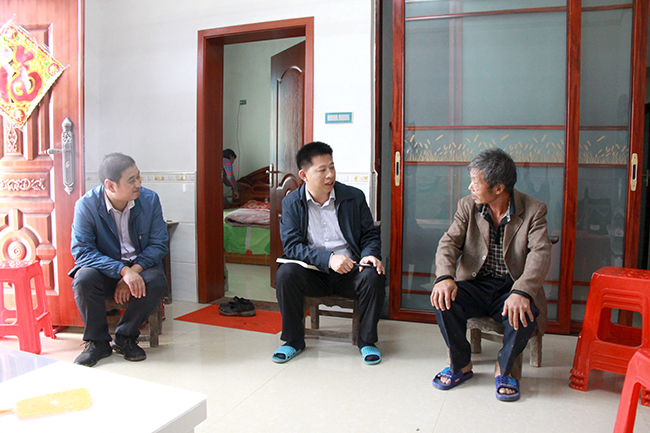 纪道清到姚坪乡调研精准扶贫工作