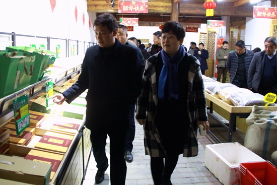 郧西县代表团来房考察