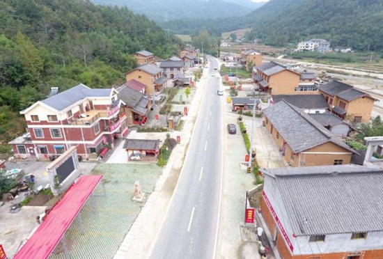 新华社聚焦房县黄酒：擦亮“金字招牌” 打造百亿产业 助力脱贫攻坚