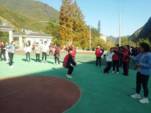 野人谷学校举办第七届学生运动会