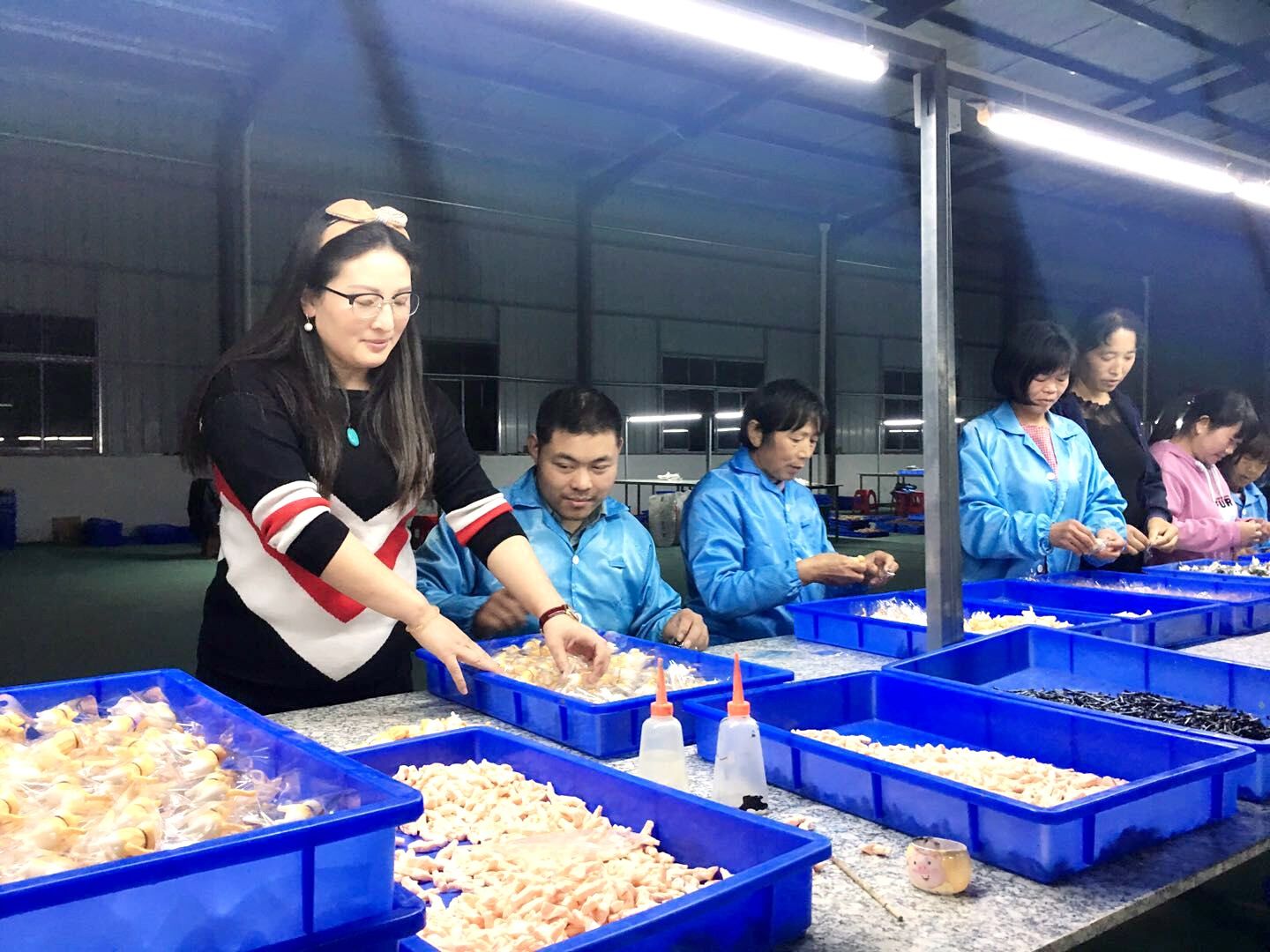 军店镇三溪沟村扶贫工厂开到家门口