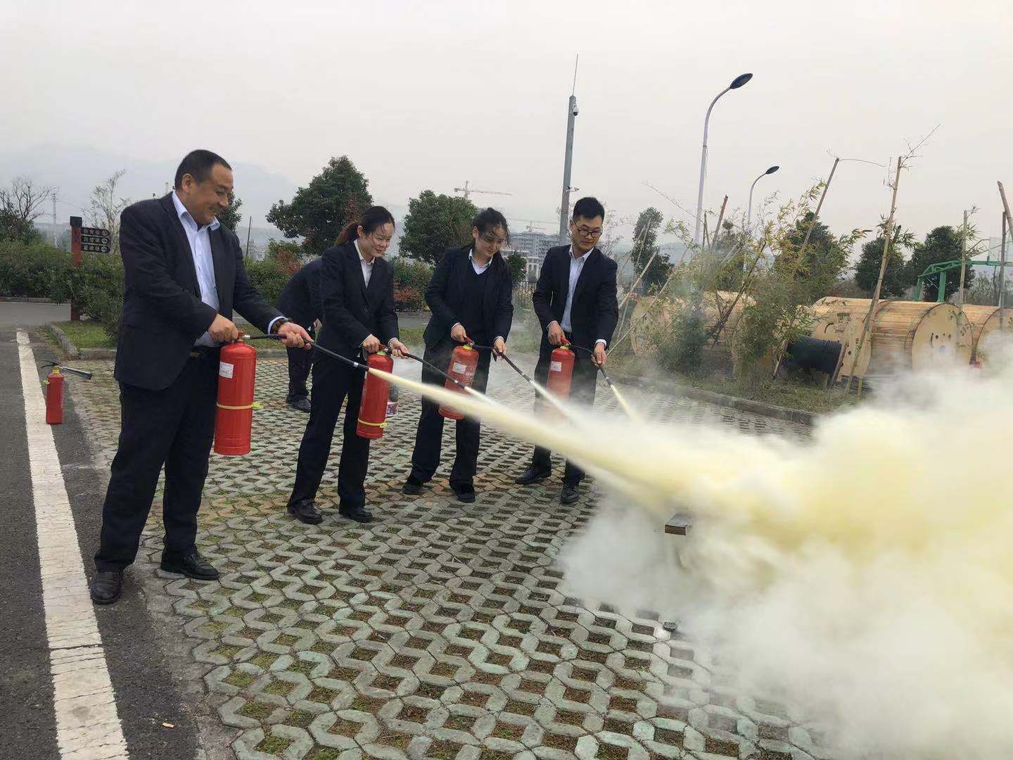 十房高速：开展消防应急演练 牢筑道路安全防线