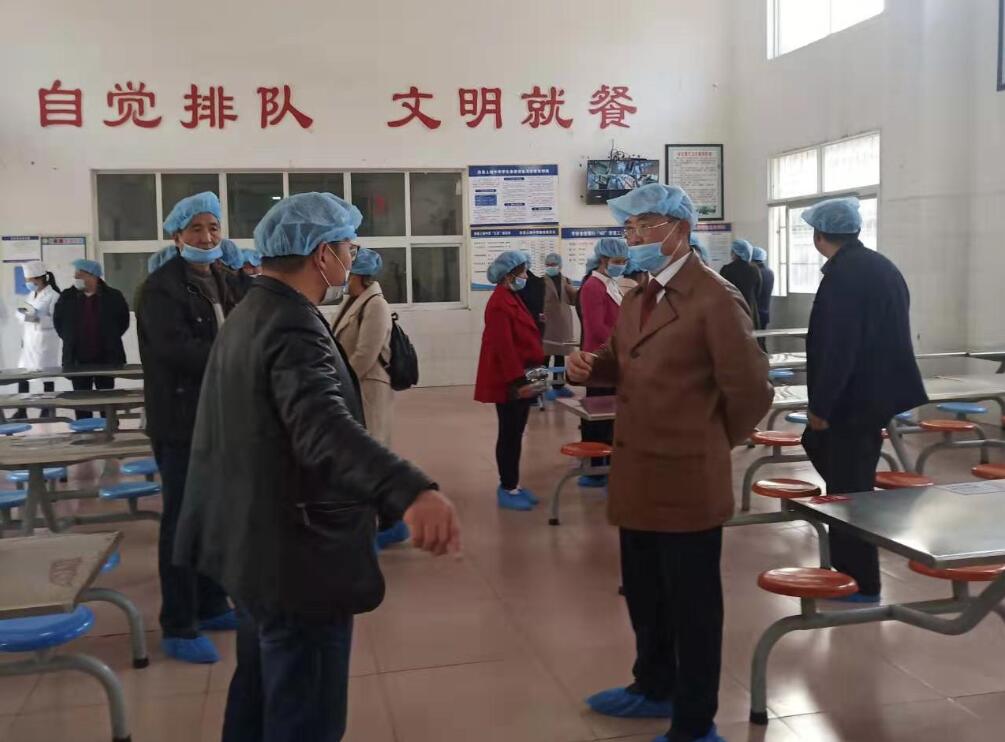 土城镇中心学校组织召开学校食堂4D管理模式推行现场会