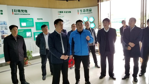 纪道清到监利县考察垃圾焚烧发电和生猪养殖项目