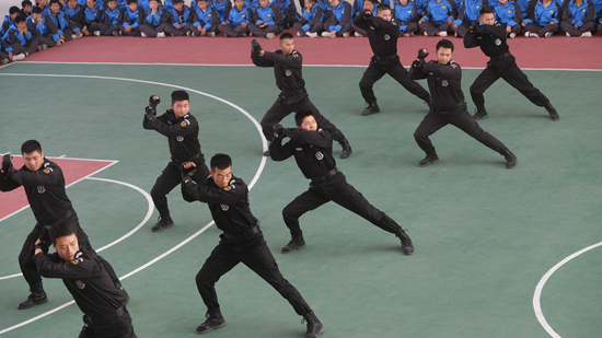 思源实验学校开展反恐防暴应急演练活动