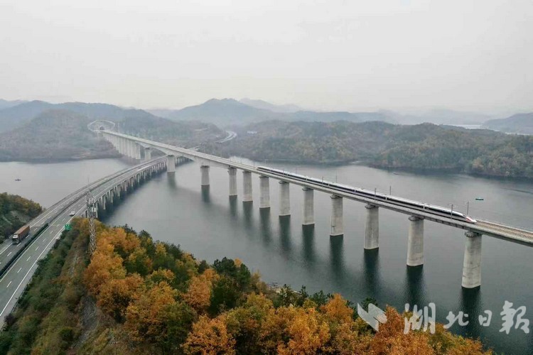 汉十高铁开通首发仪式在堰举行 蒋超良宣布汉十高铁建成开通