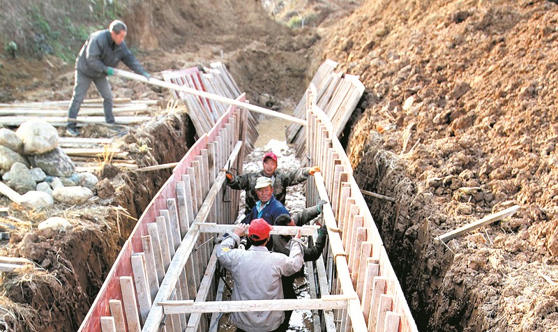 红塔镇：冬修水利忙