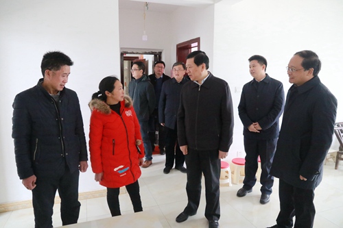省政法委书记王祥喜来房调研精准扶贫工作