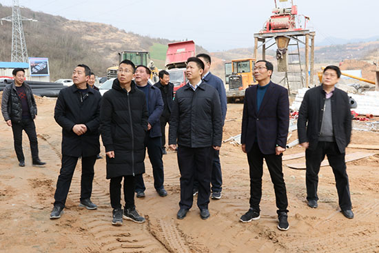 纪道清到循环经济产业园建设现场办公